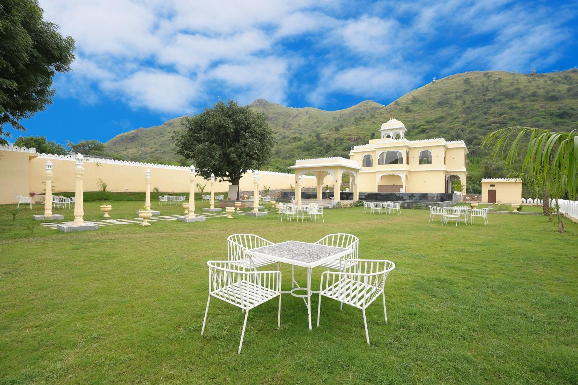 Maangarh Resorts Udaipur Exterior photo