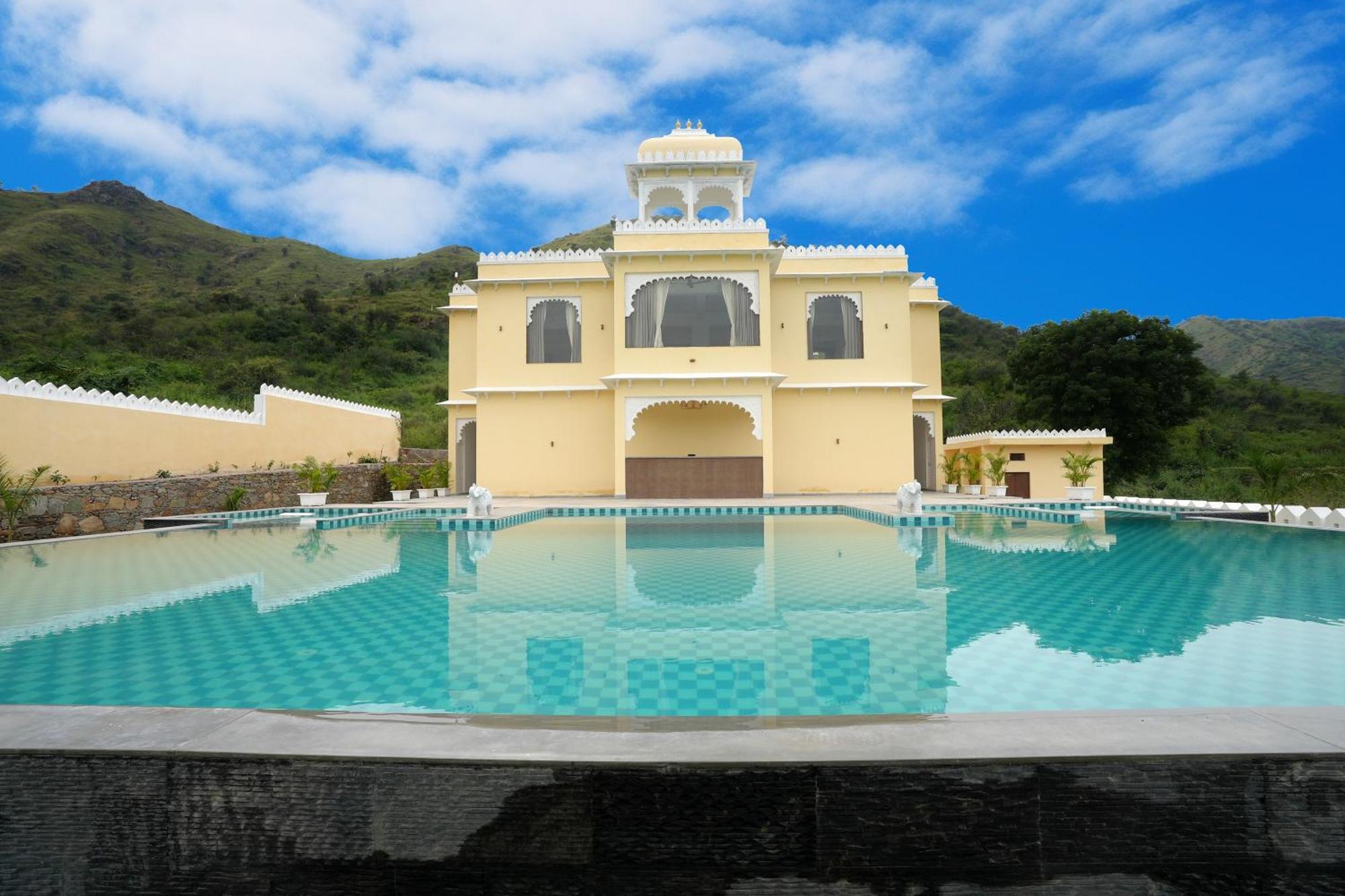 Maangarh Resorts Udaipur Exterior photo